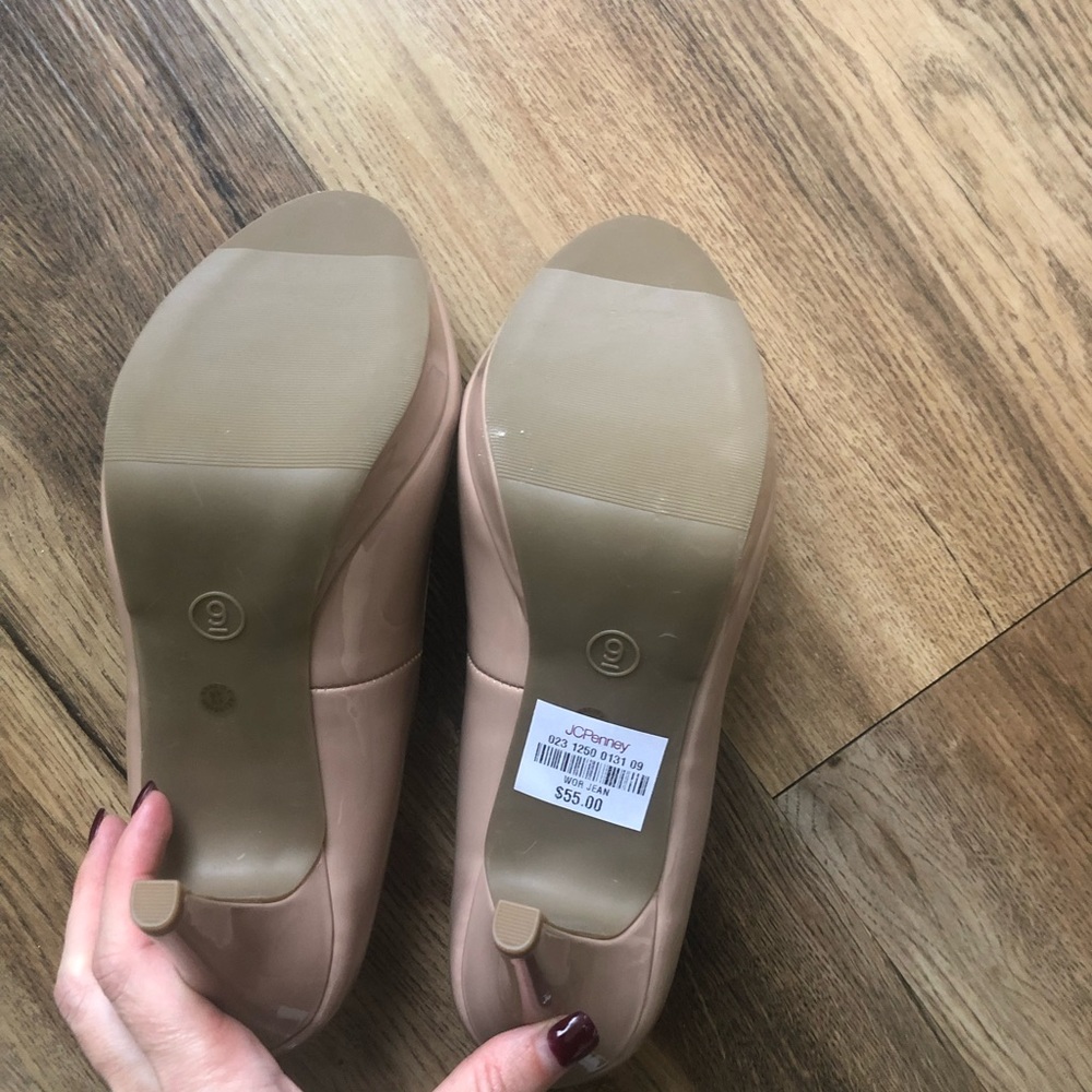 Ladies heels size 9